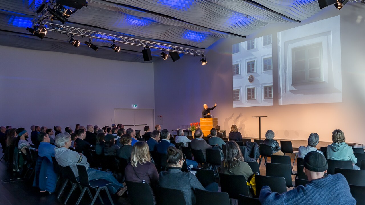 Im Architektur-Symposium wurde das Thema Relief behandelt.
